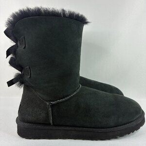 UGG Women's Size 10 Black Bailey Bow II Short Sheepskin Boots 1002954